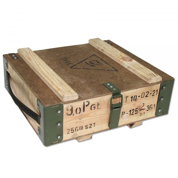 Caja de madera polaca con metal natural usada